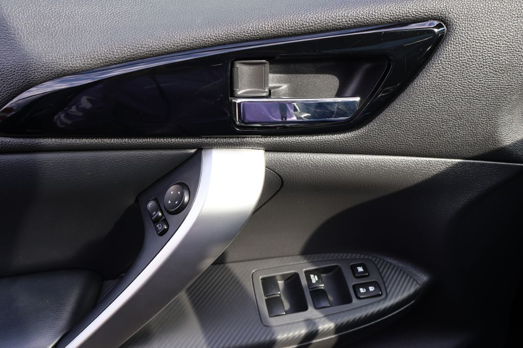 Photo 31 of this MITSUBISHI ECLIPSE CROSS