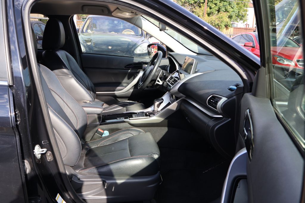 Photo 47 of this MITSUBISHI ECLIPSE CROSS