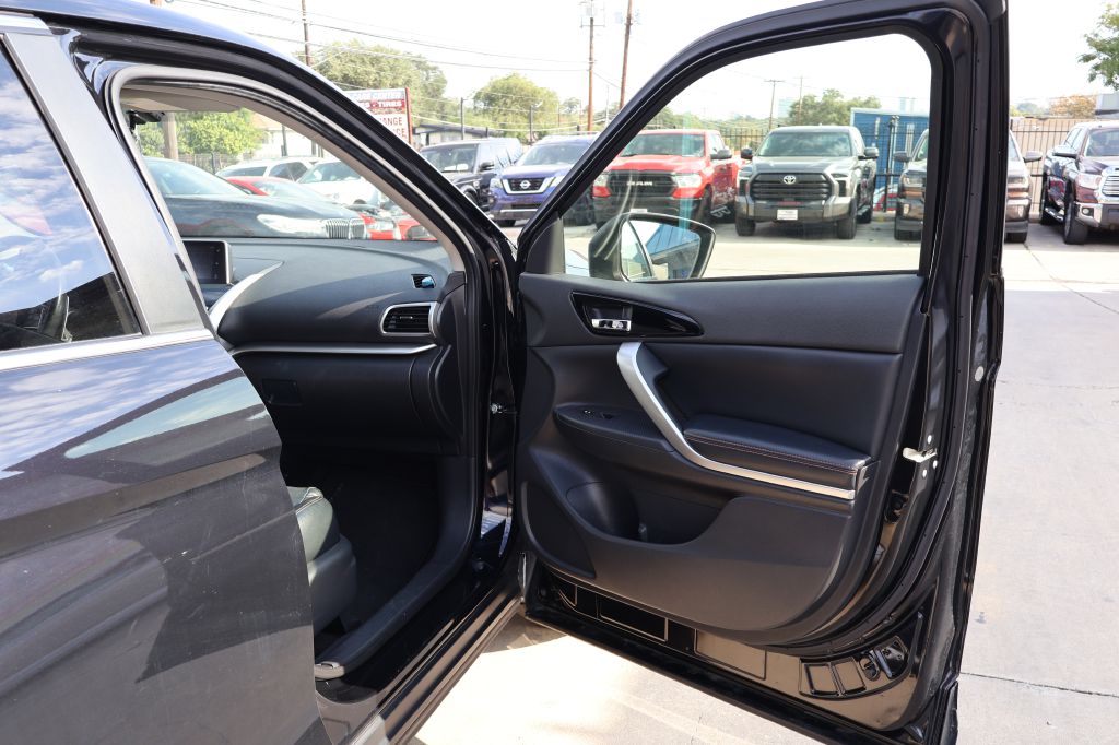 Photo 48 of this MITSUBISHI ECLIPSE CROSS