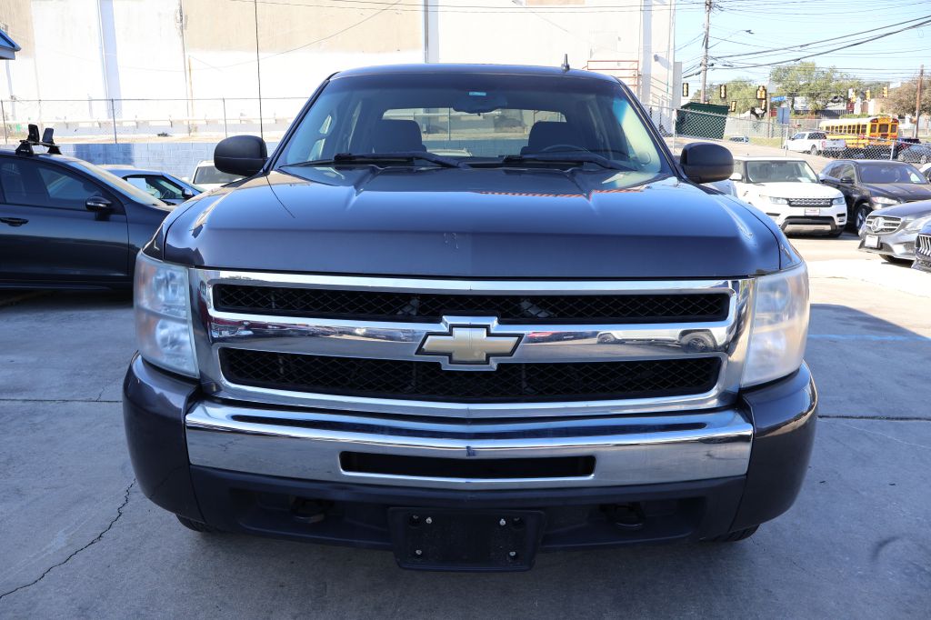 Photo 2 of this CHEVROLET SILVERADO 1500