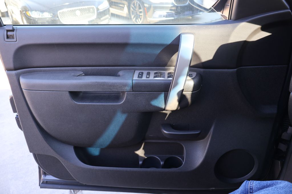 Photo 25 of this CHEVROLET SILVERADO 1500