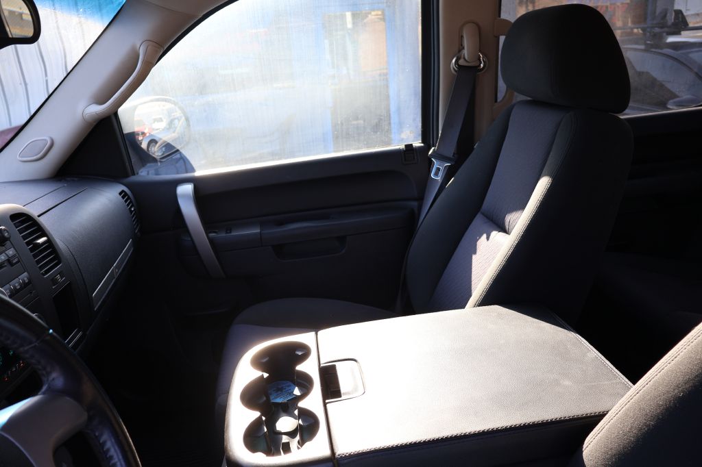 Photo 28 of this CHEVROLET SILVERADO 1500