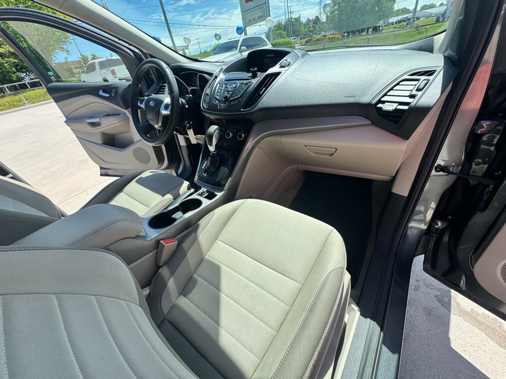 Photo 17 of this FORD ESCAPE