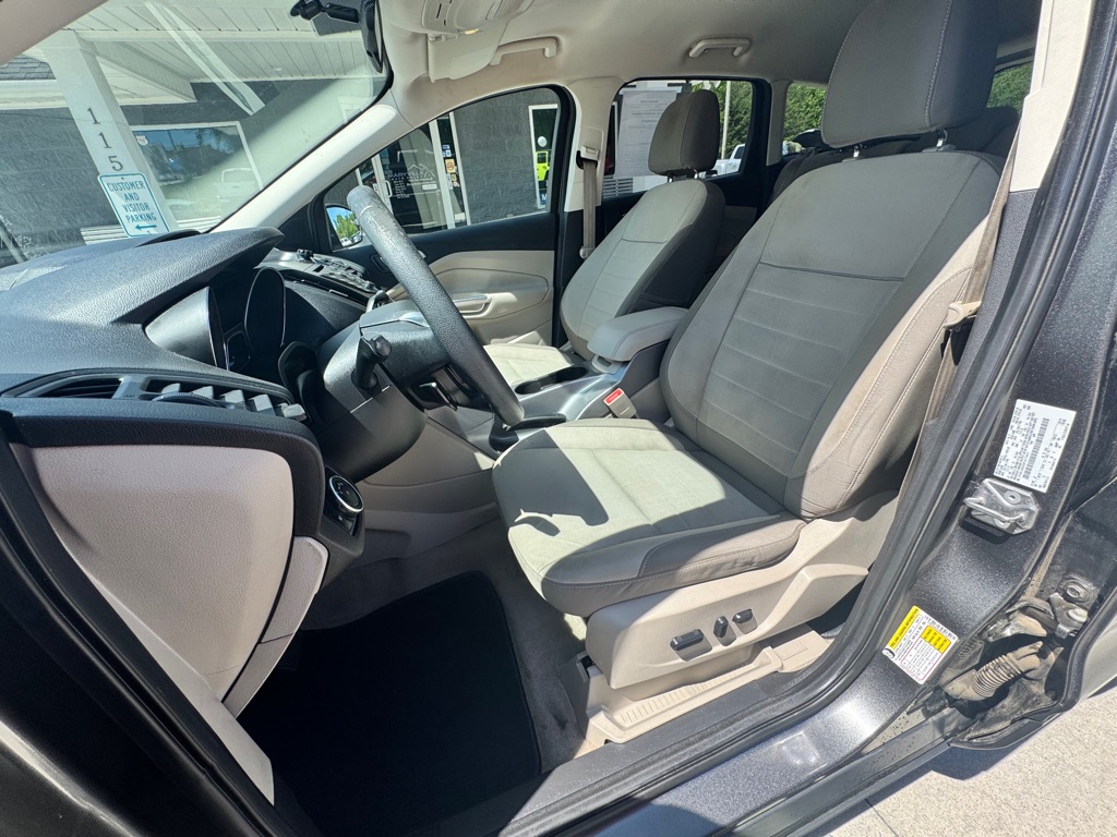 Photo 9 of this FORD ESCAPE