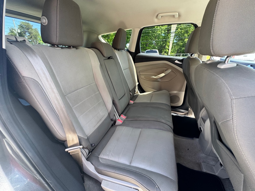 Photo 15 of this FORD ESCAPE
