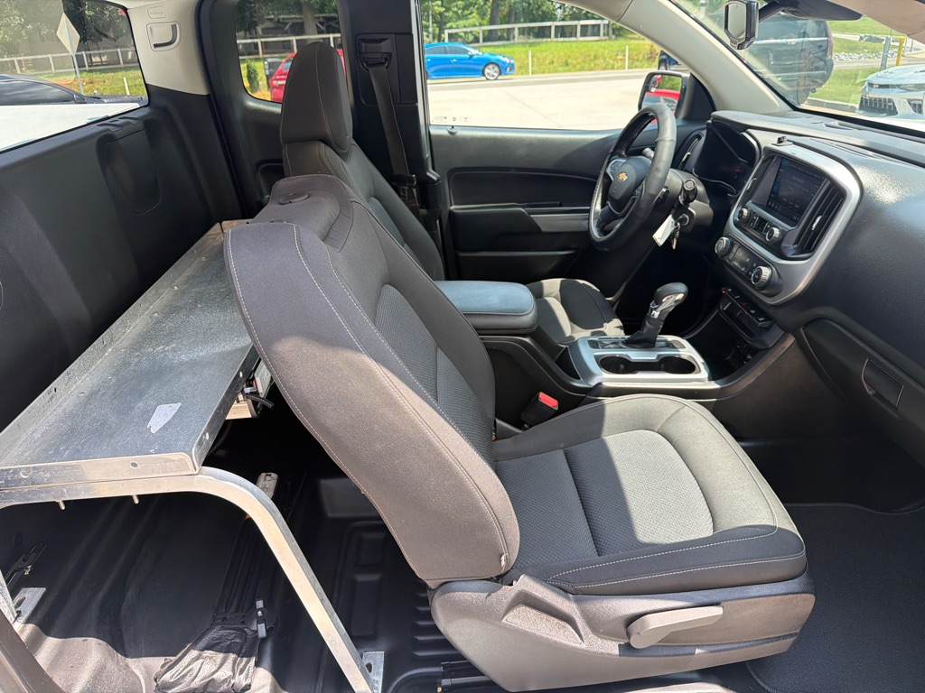 Photo 15 of this CHEVROLET COLORADO