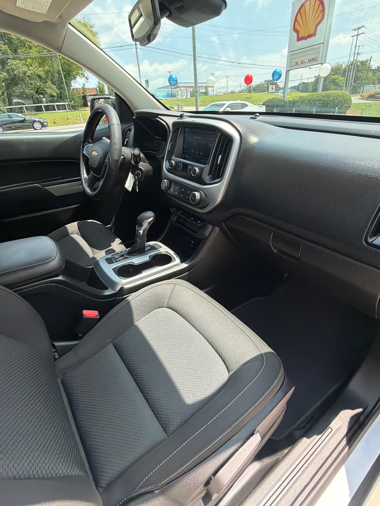 Photo 16 of this CHEVROLET COLORADO