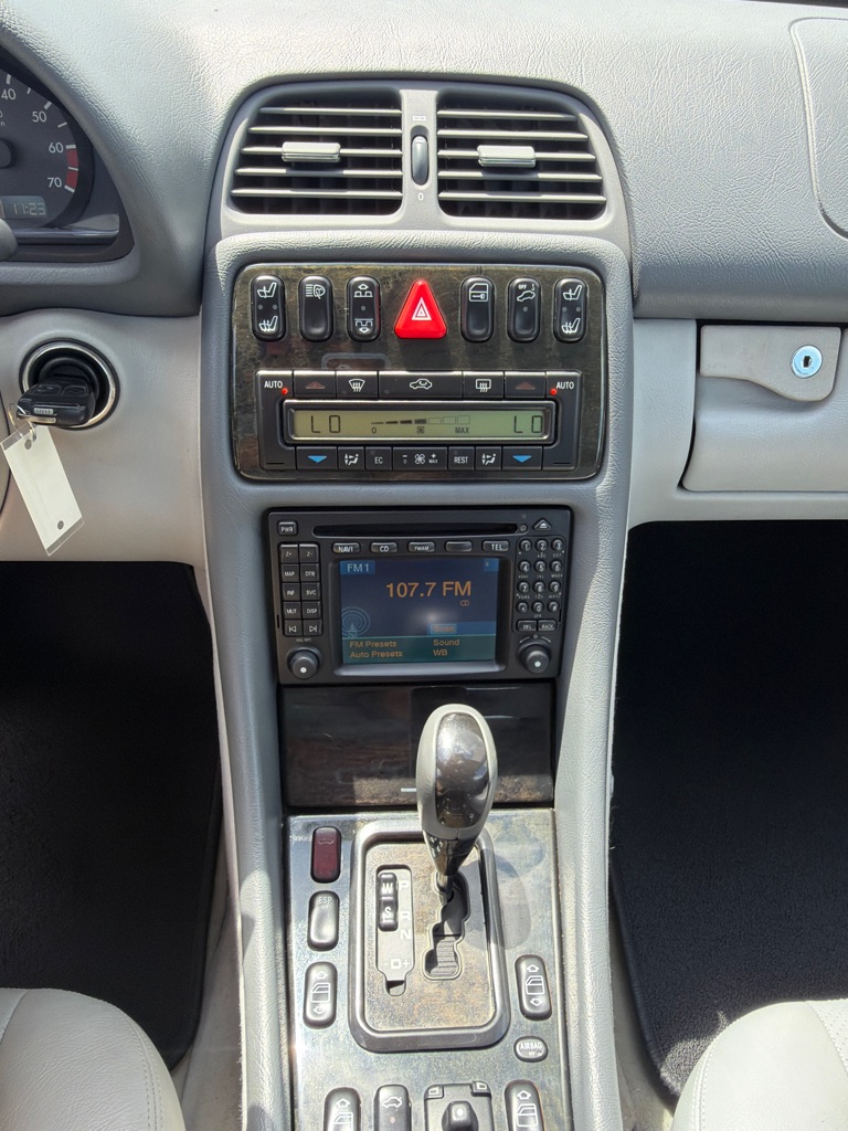 Photo 12 of this MERCEDES-BENZ CLK