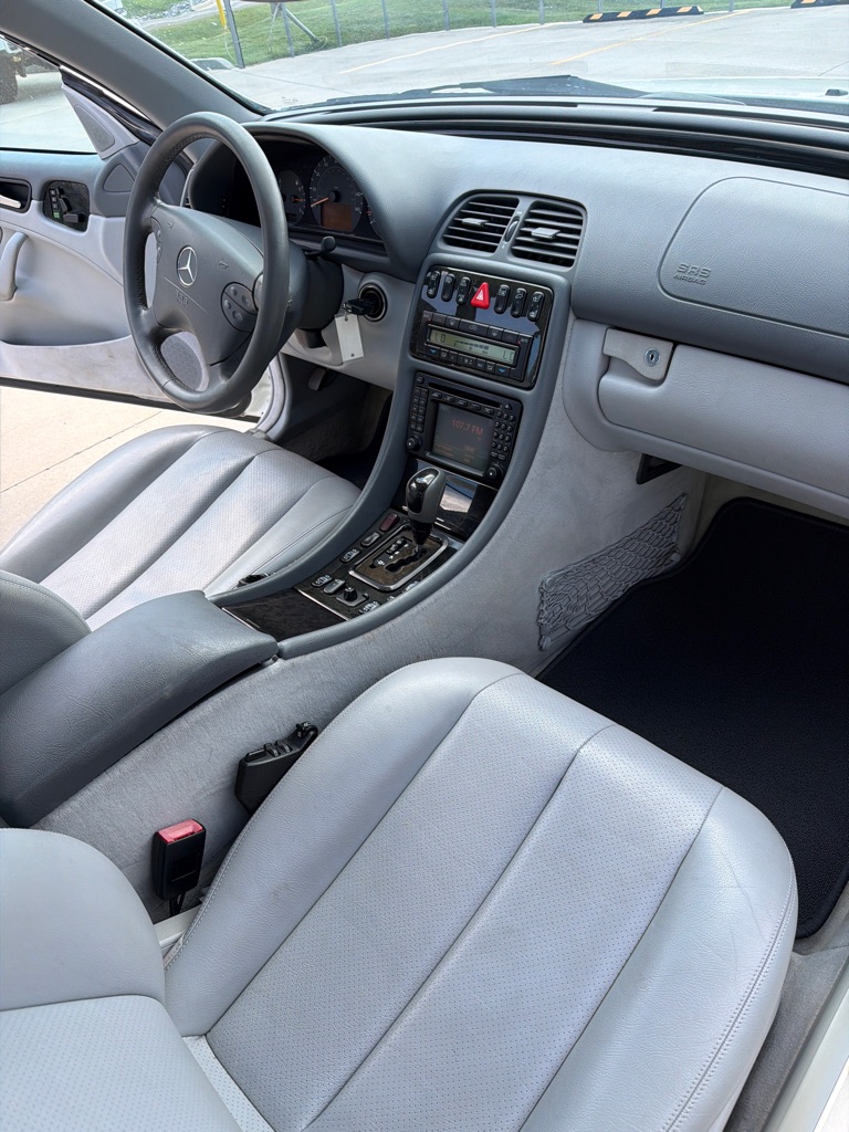 Photo 16 of this MERCEDES-BENZ CLK