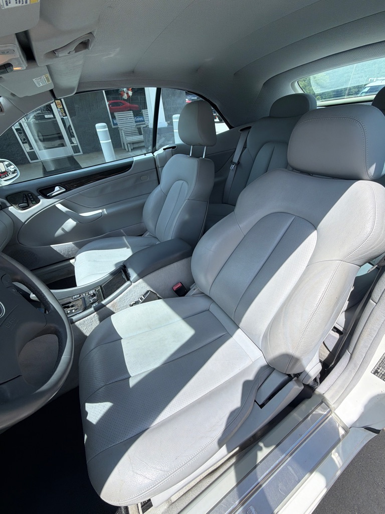 Photo 10 of this MERCEDES-BENZ CLK