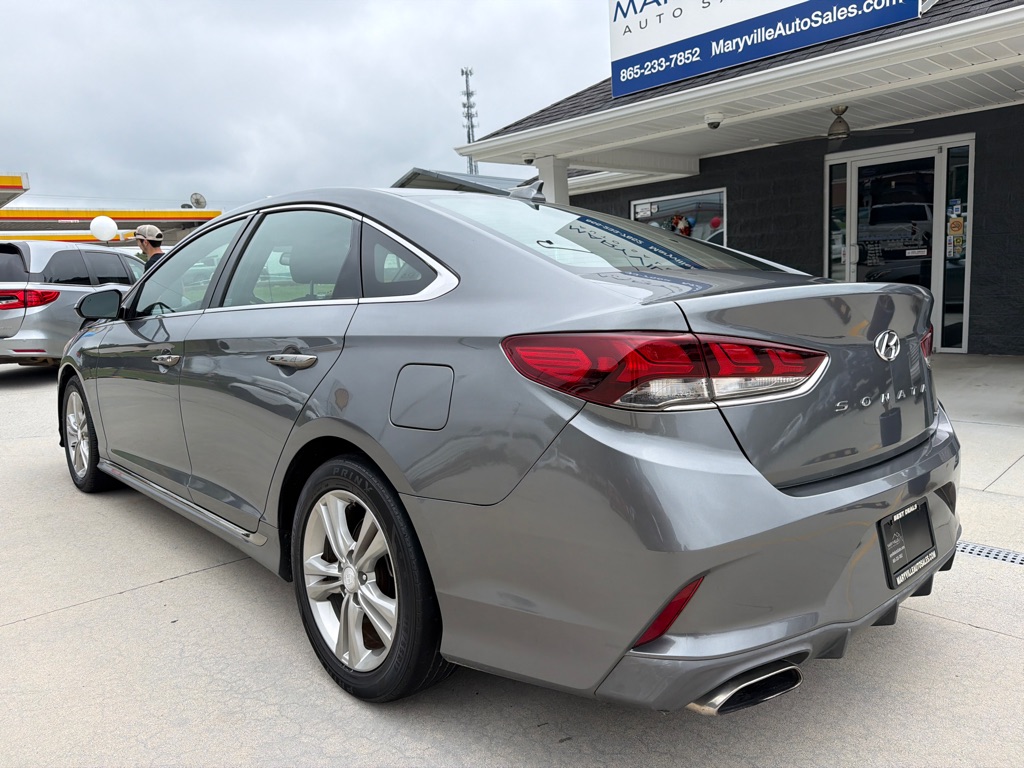 Photo 3 of this HYUNDAI SONATA