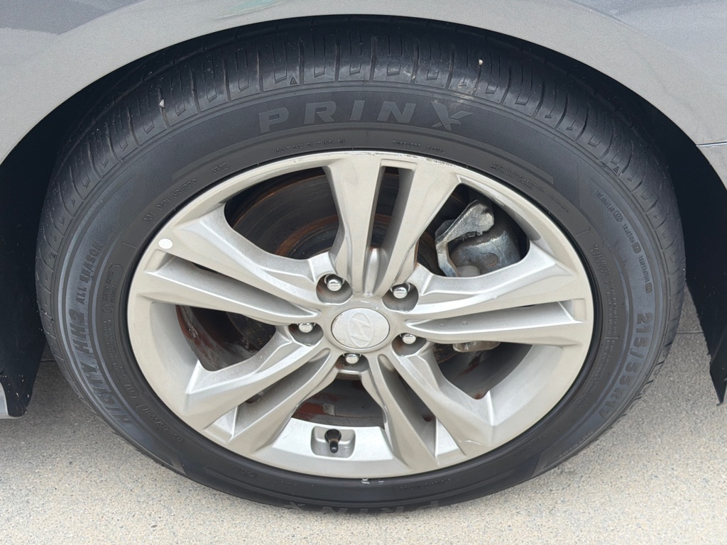 Photo 19 of this HYUNDAI SONATA