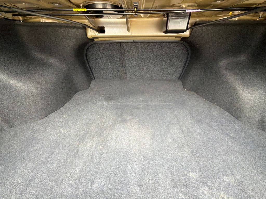 Photo 14 of this HYUNDAI SONATA