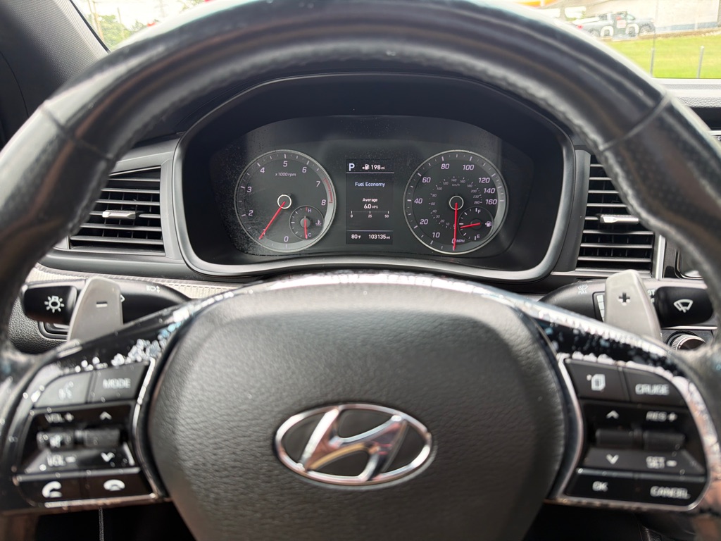 Photo 12 of this HYUNDAI SONATA
