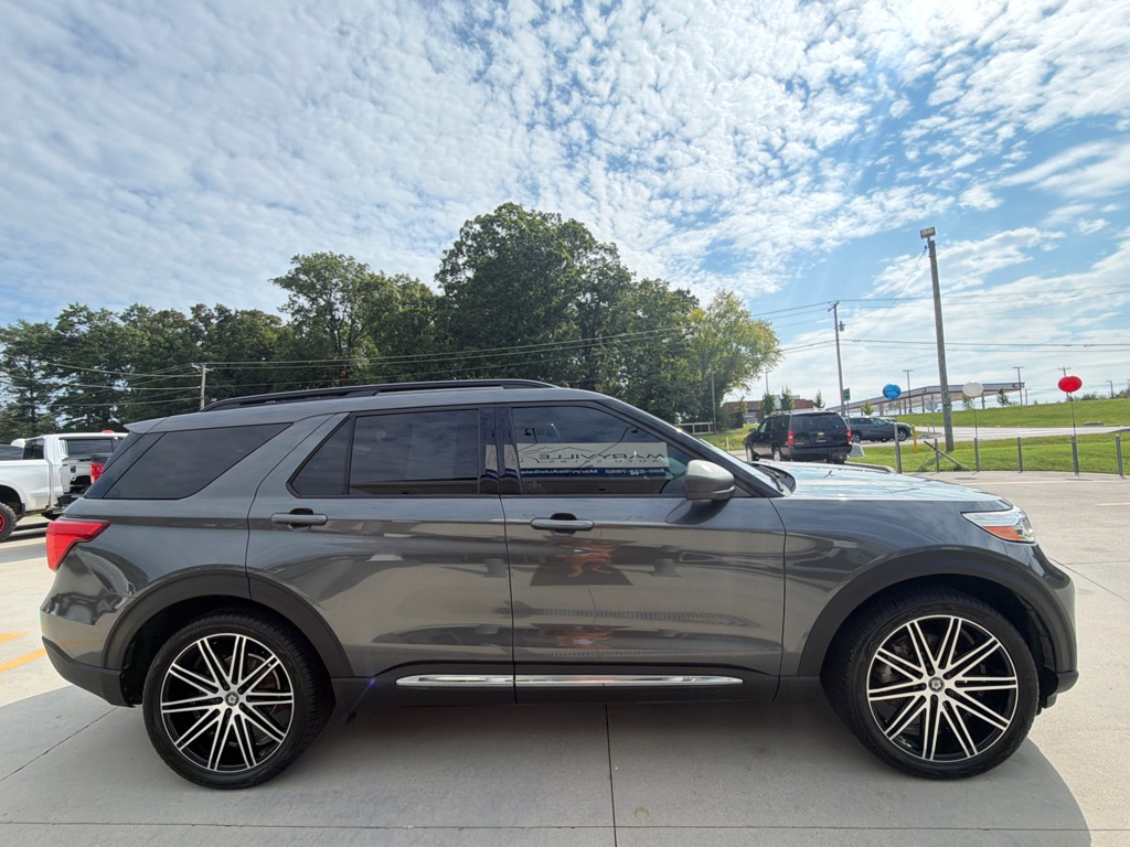 Photo 6 of this FORD EXPLORER