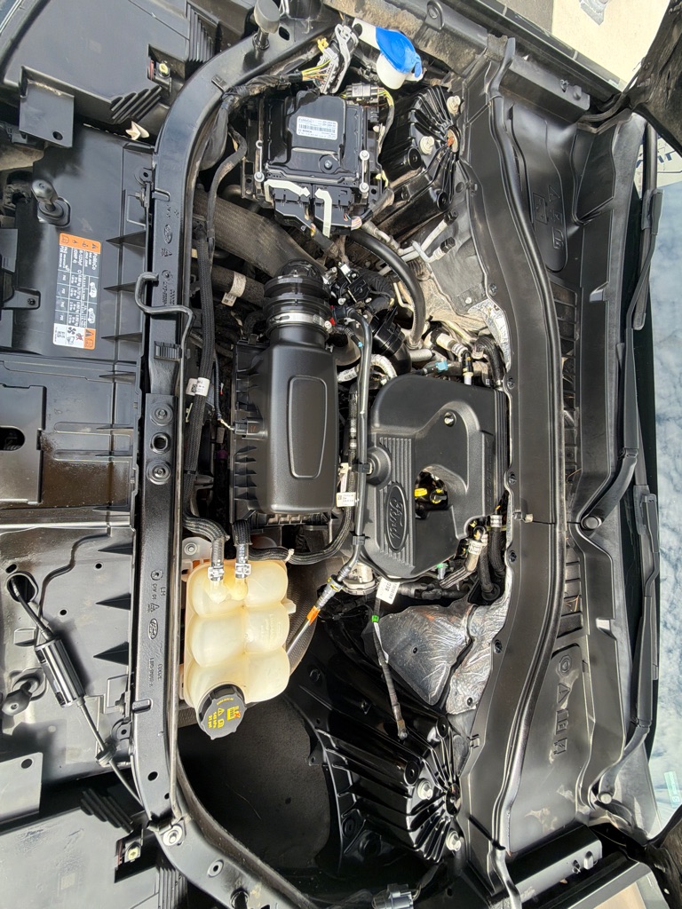 Photo 20 of this FORD EXPLORER