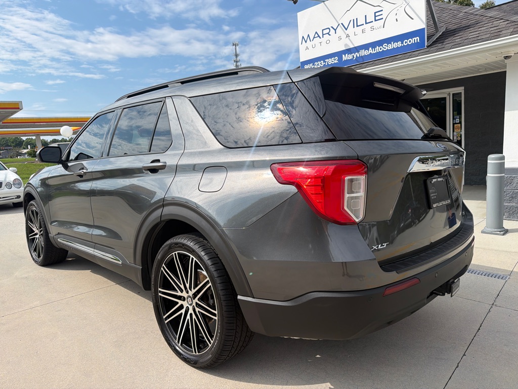 Photo 3 of this FORD EXPLORER