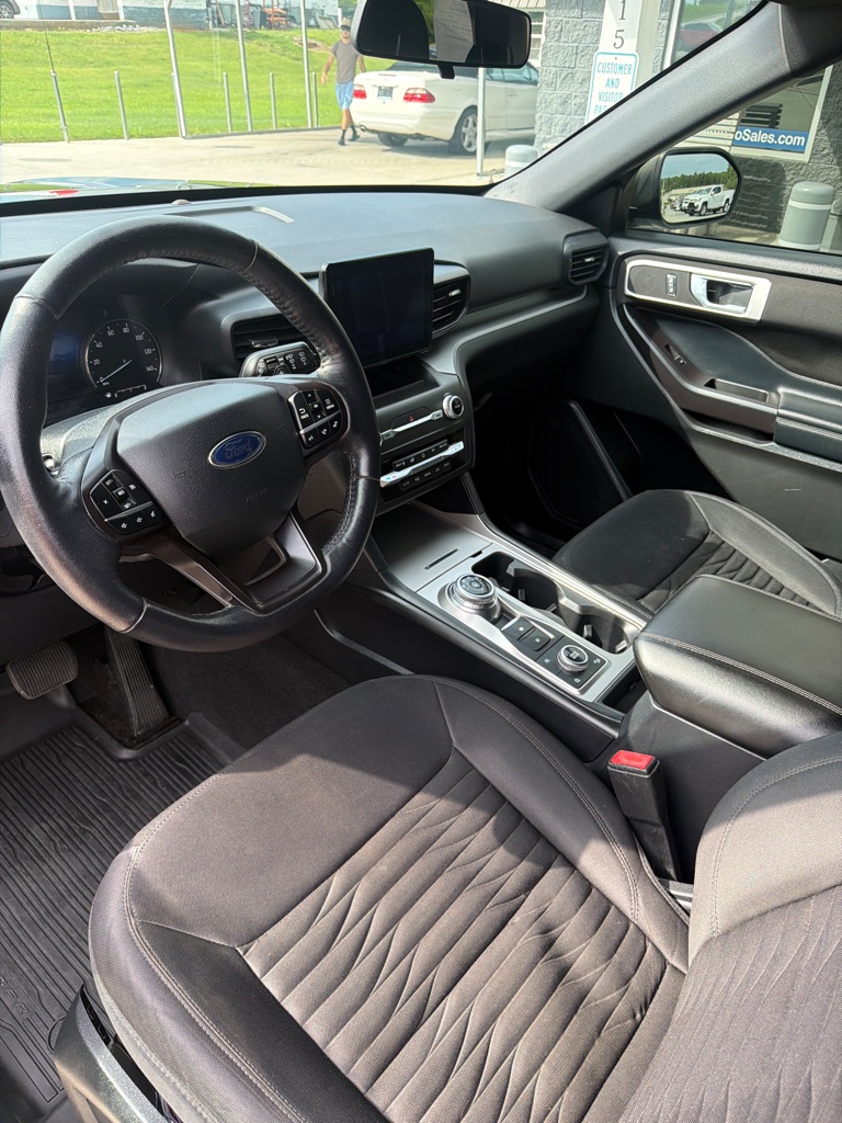 Photo 10 of this FORD EXPLORER