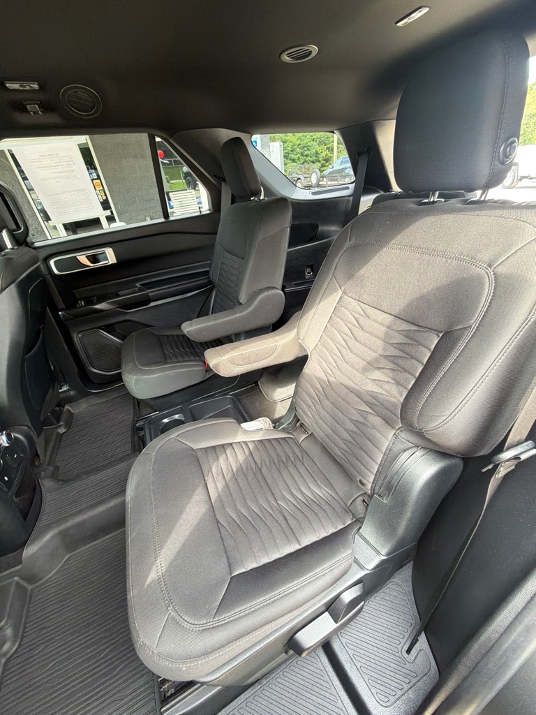 Photo 13 of this FORD EXPLORER