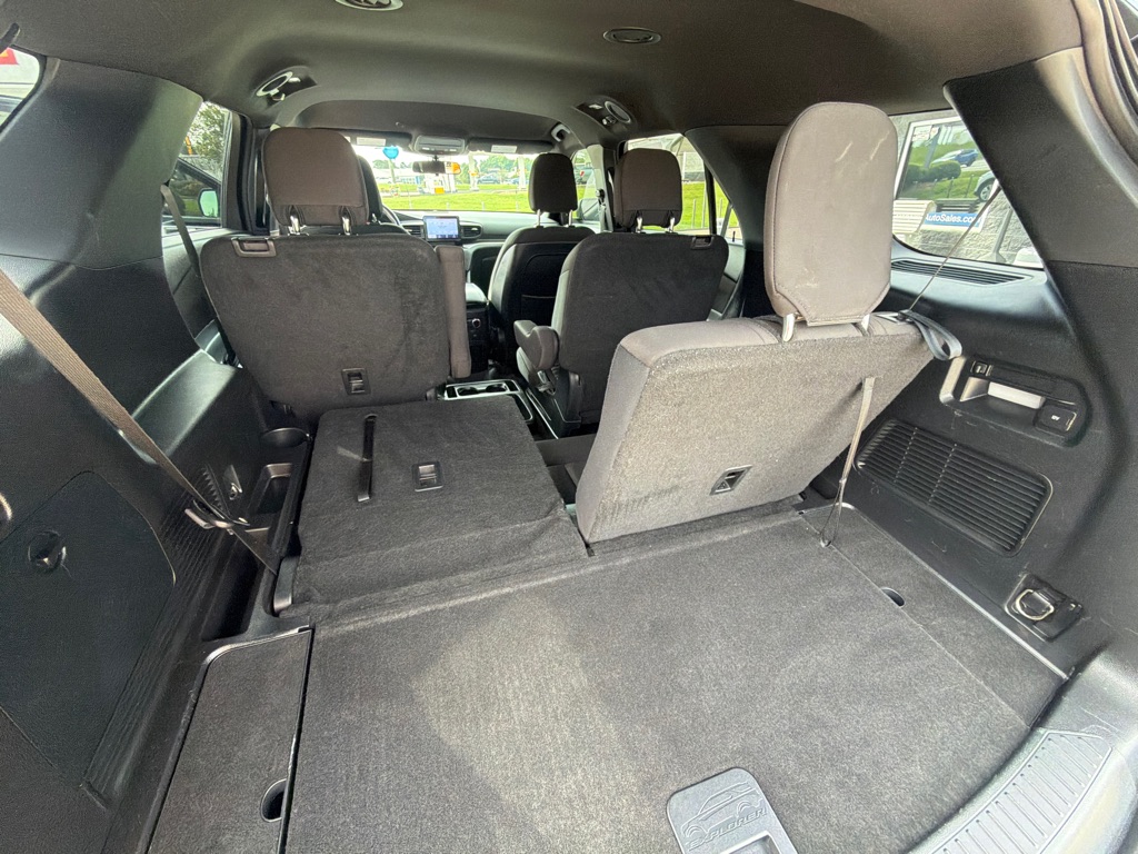 Photo 15 of this FORD EXPLORER