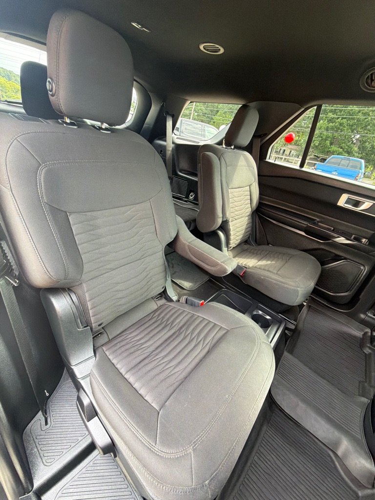 Photo 16 of this FORD EXPLORER