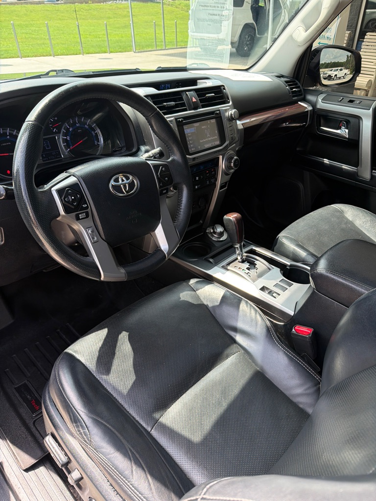 Photo 10 of this TOYOTA 4RUNNER LIMITED
