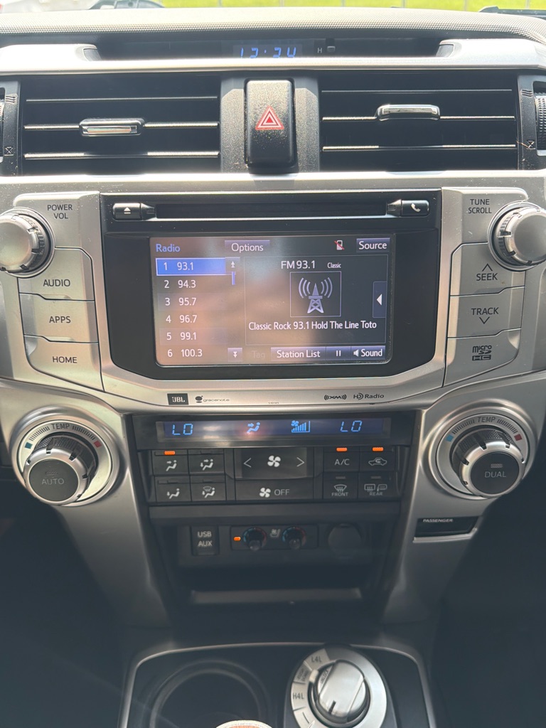 Photo 11 of this TOYOTA 4RUNNER LIMITED