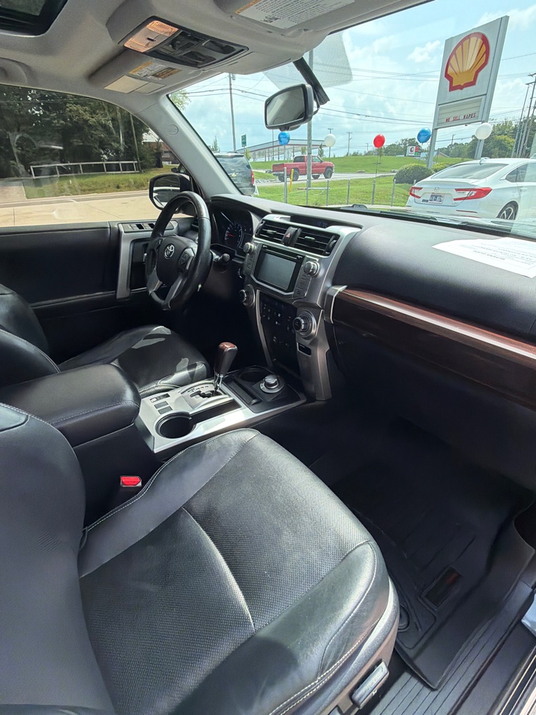 Photo 18 of this TOYOTA 4RUNNER LIMITED