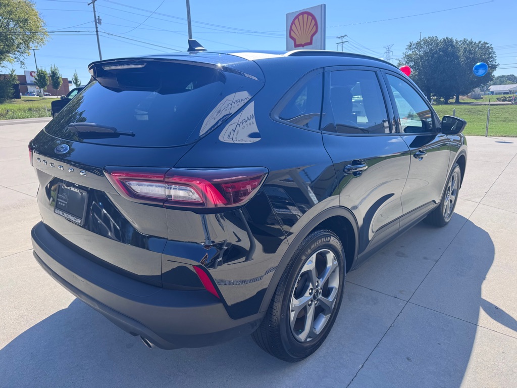 Photo 5 of this FORD ESCAPE ST