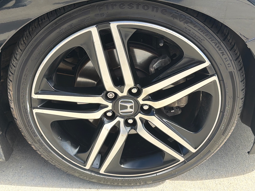 Photo 19 of this HONDA ACCORD