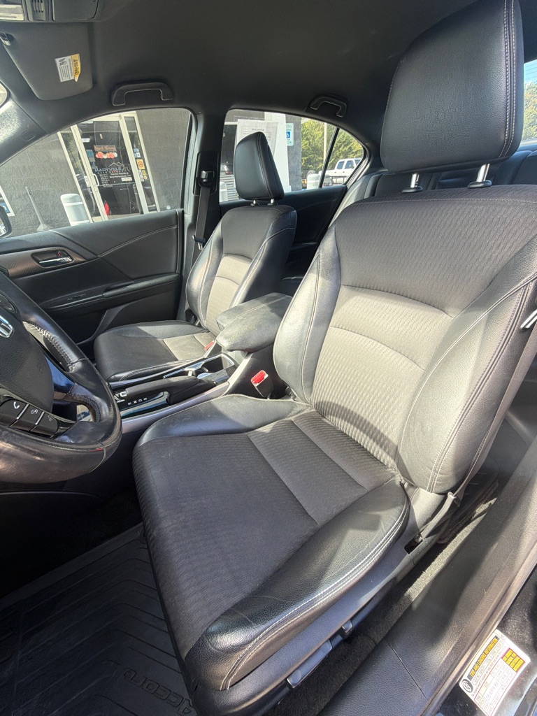 Photo 9 of this HONDA ACCORD