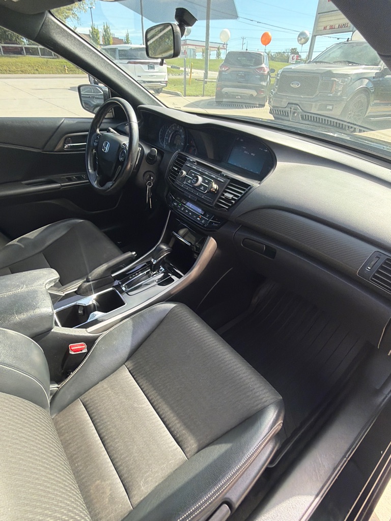 Photo 18 of this HONDA ACCORD