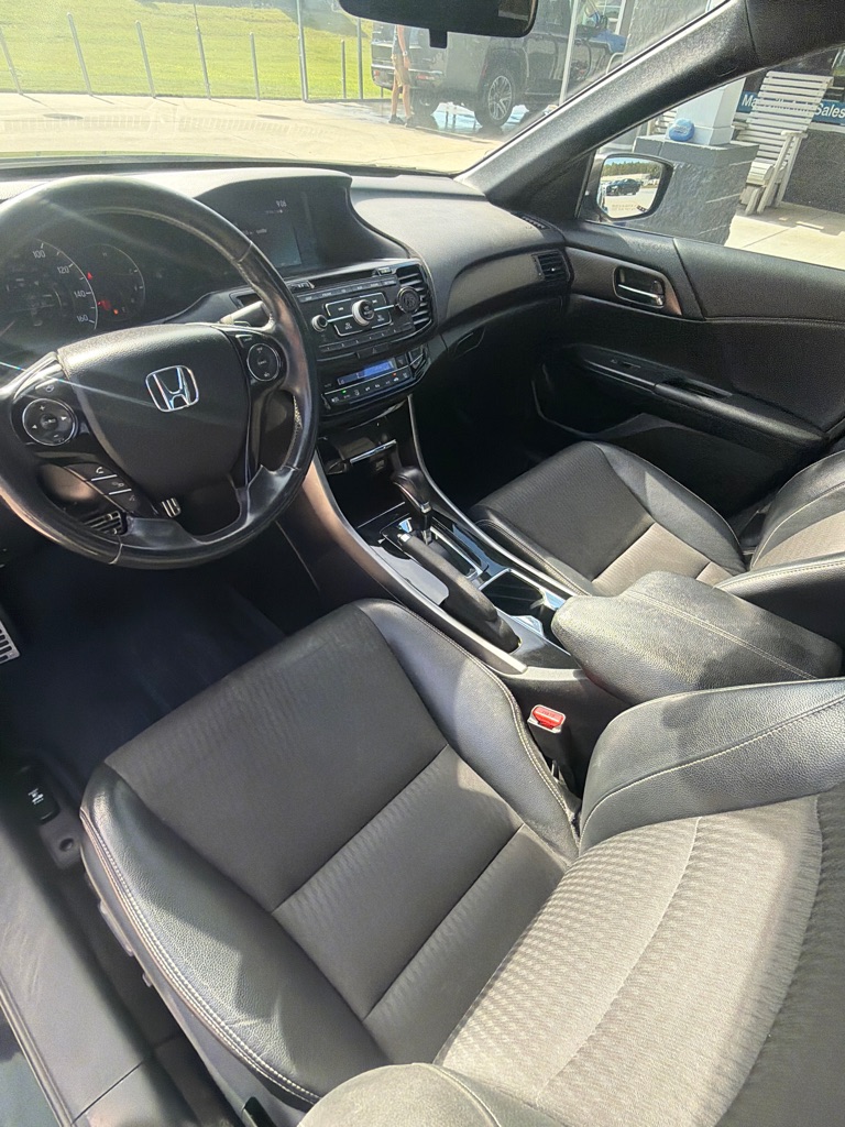Photo 10 of this HONDA ACCORD