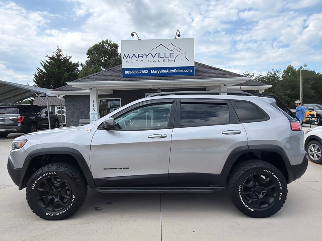Photo 2 of this JEEP CHEROKEE