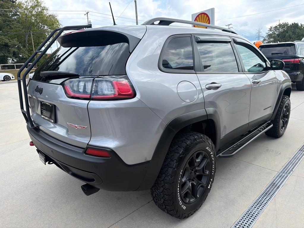 Photo 5 of this JEEP CHEROKEE