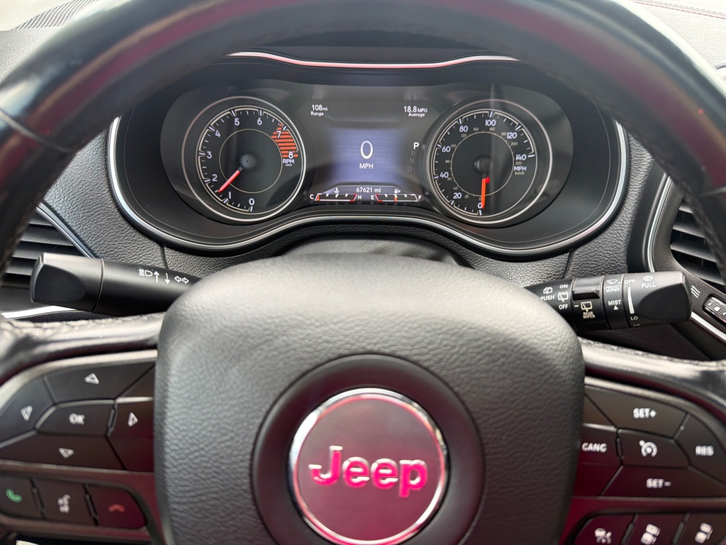 Photo 12 of this JEEP CHEROKEE