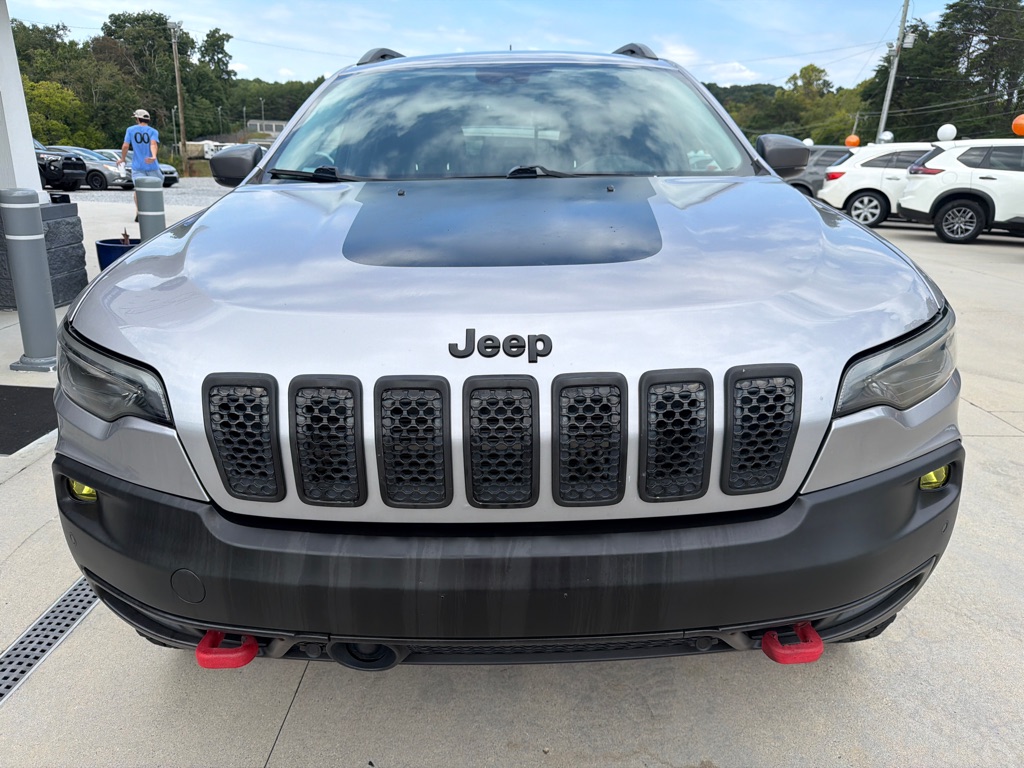 Photo 8 of this JEEP CHEROKEE