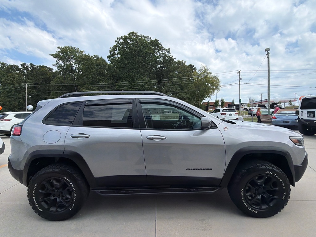 Photo 6 of this JEEP CHEROKEE