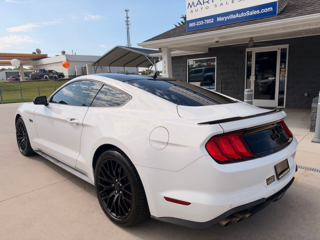 Photo 3 of this FORD MUSTANG