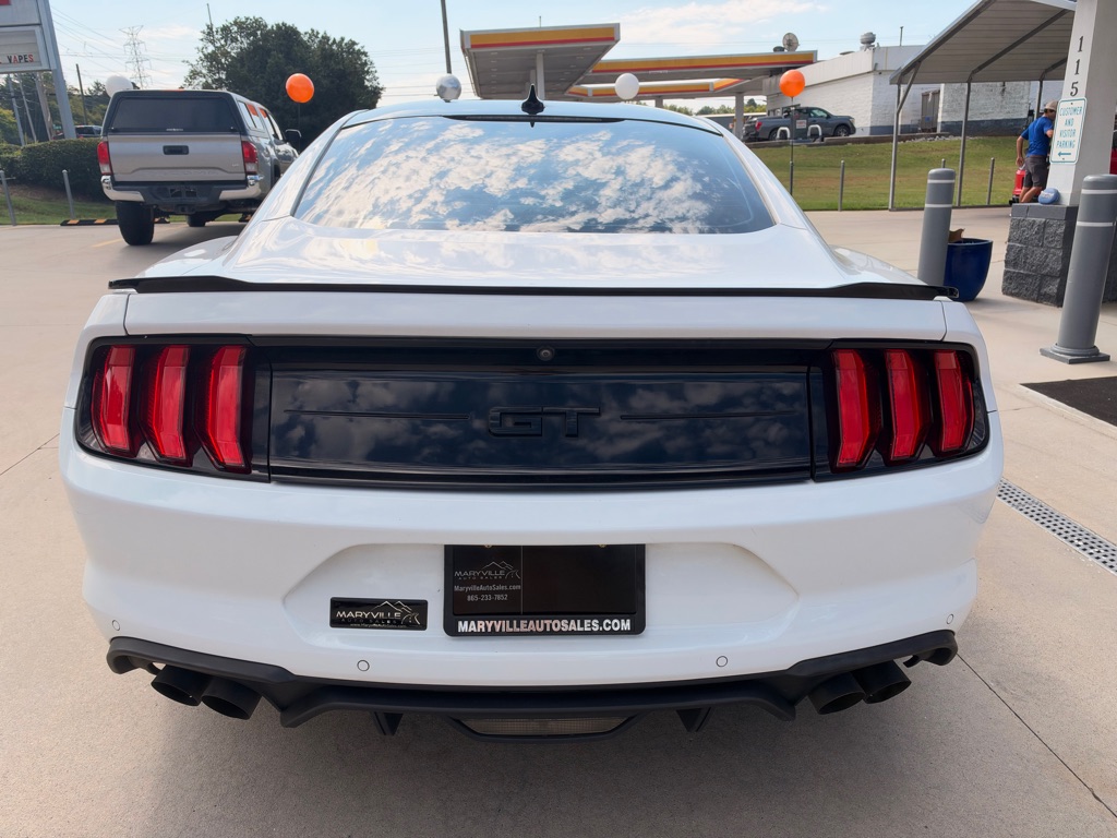 Photo 4 of this FORD MUSTANG
