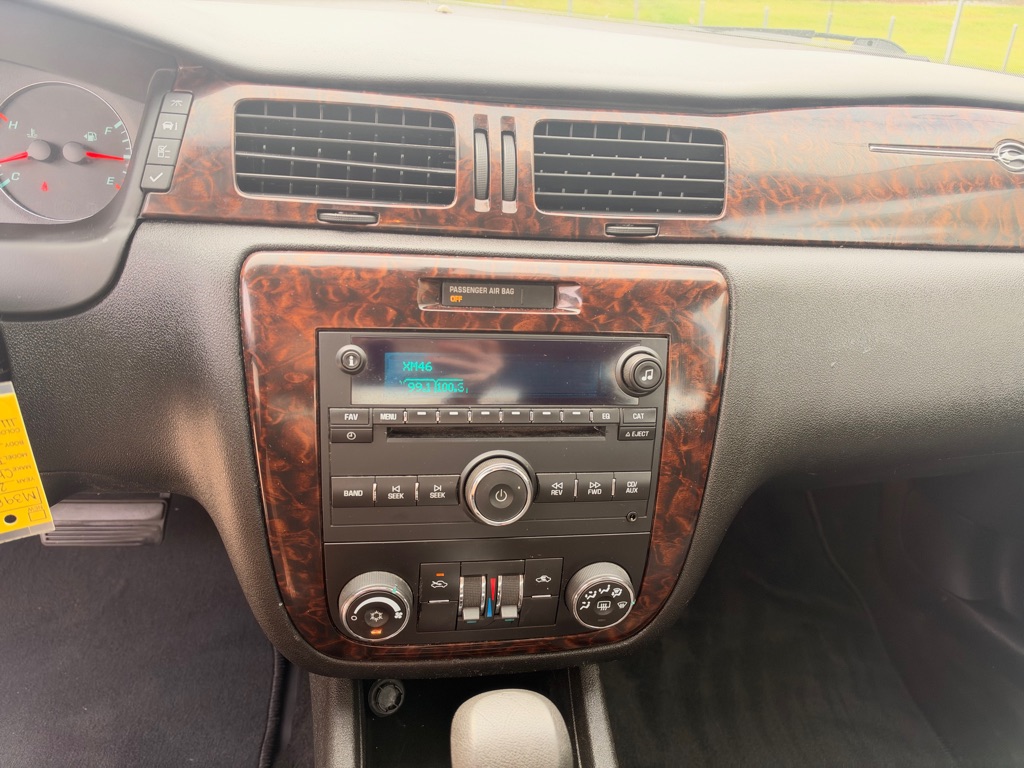 Photo 12 of this CHEVROLET IMPALA LIMITED