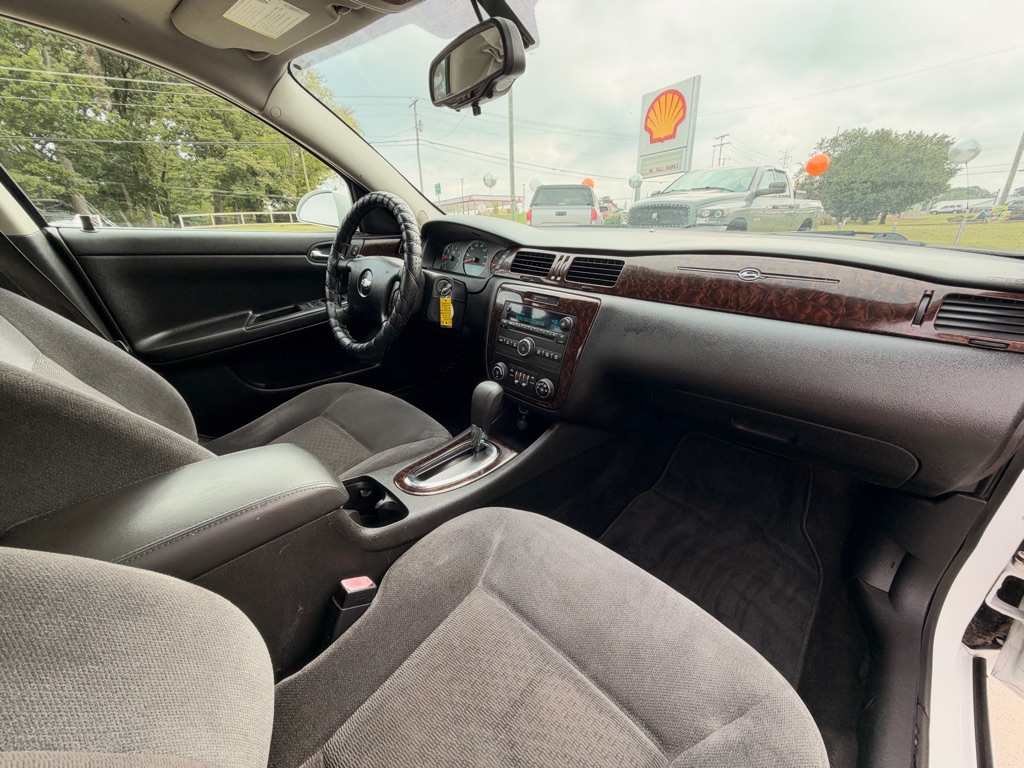 Photo 17 of this CHEVROLET IMPALA LIMITED