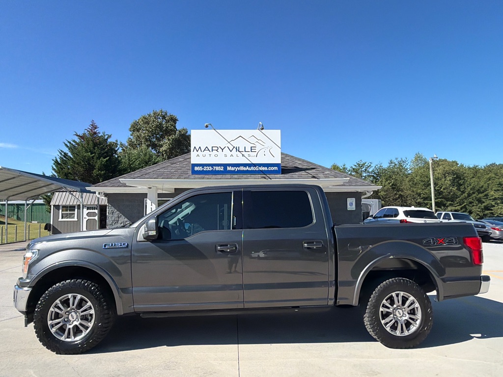 Photo 2 of this FORD F150 LARIAT