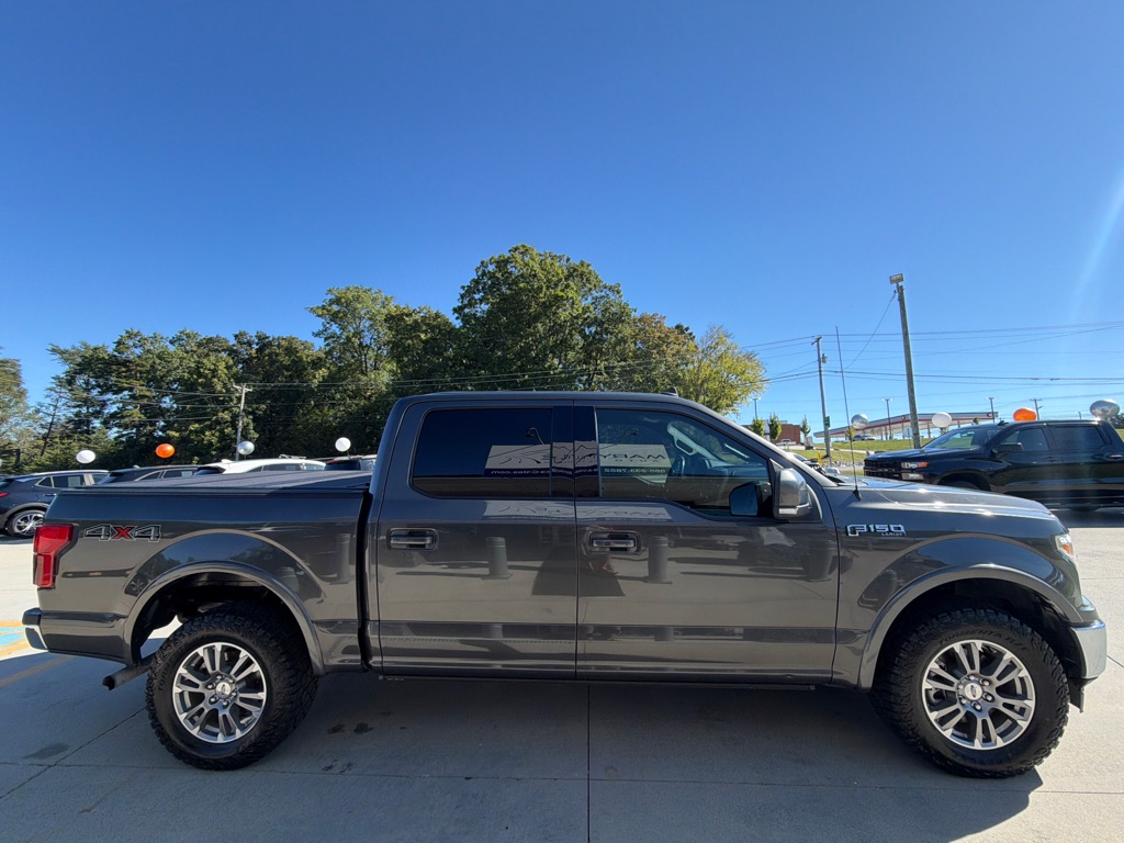 Photo 6 of this FORD F150 LARIAT