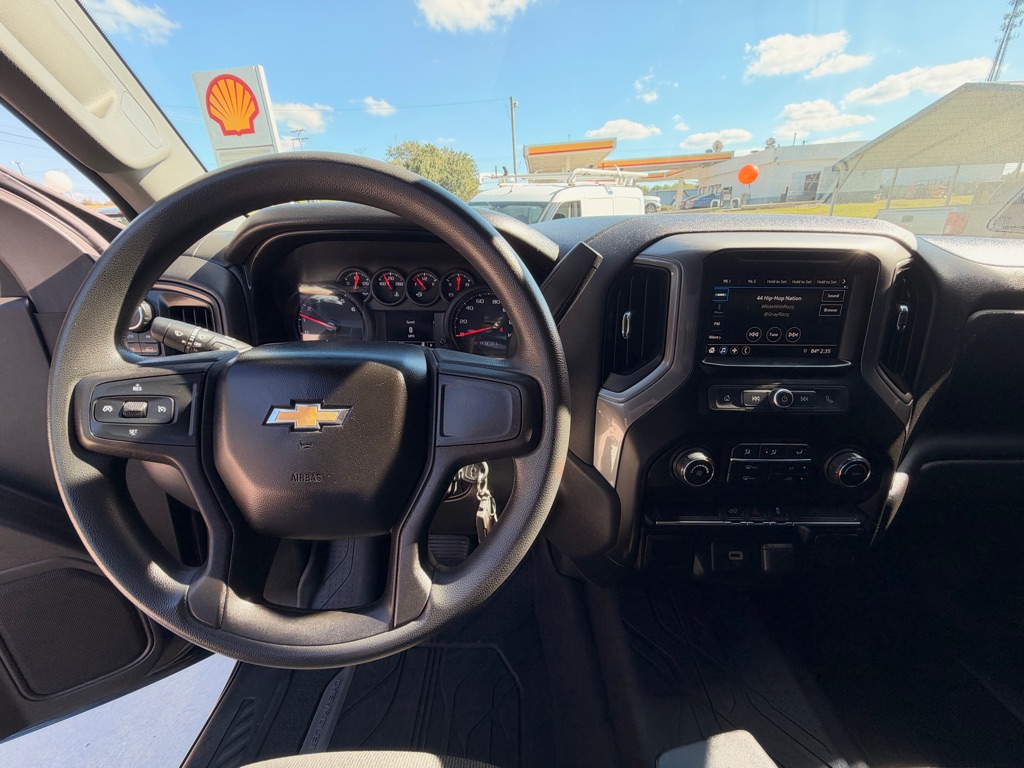 Photo 9 of this CHEVROLET SILVERADO 1500
