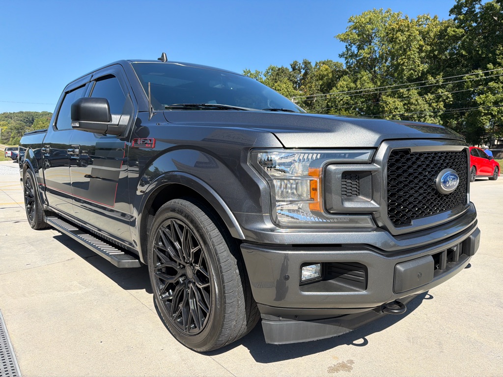 Photo 7 of this FORD F150 SPORT