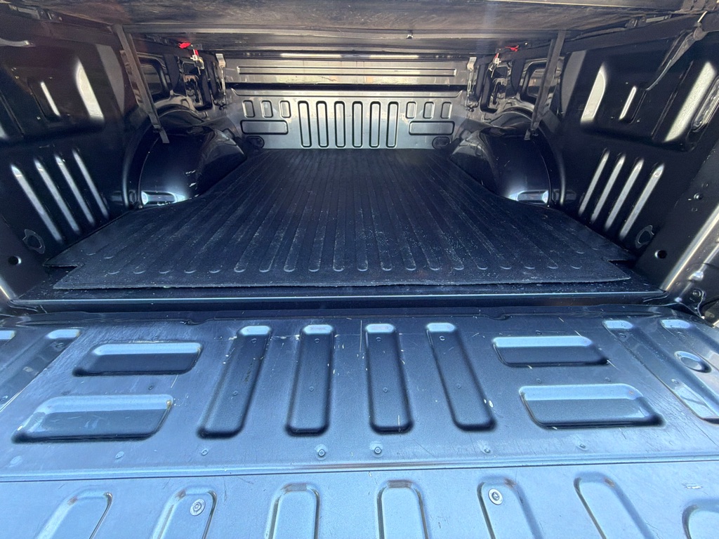 Photo 14 of this FORD F150 SPORT