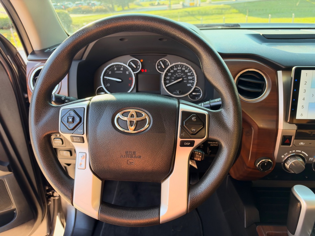 Photo 11 of this TOYOTA TUNDRA