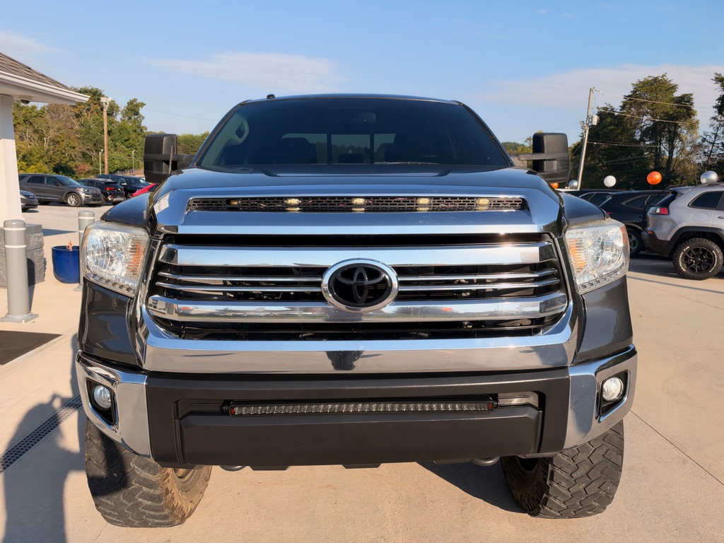 Photo 8 of this TOYOTA TUNDRA