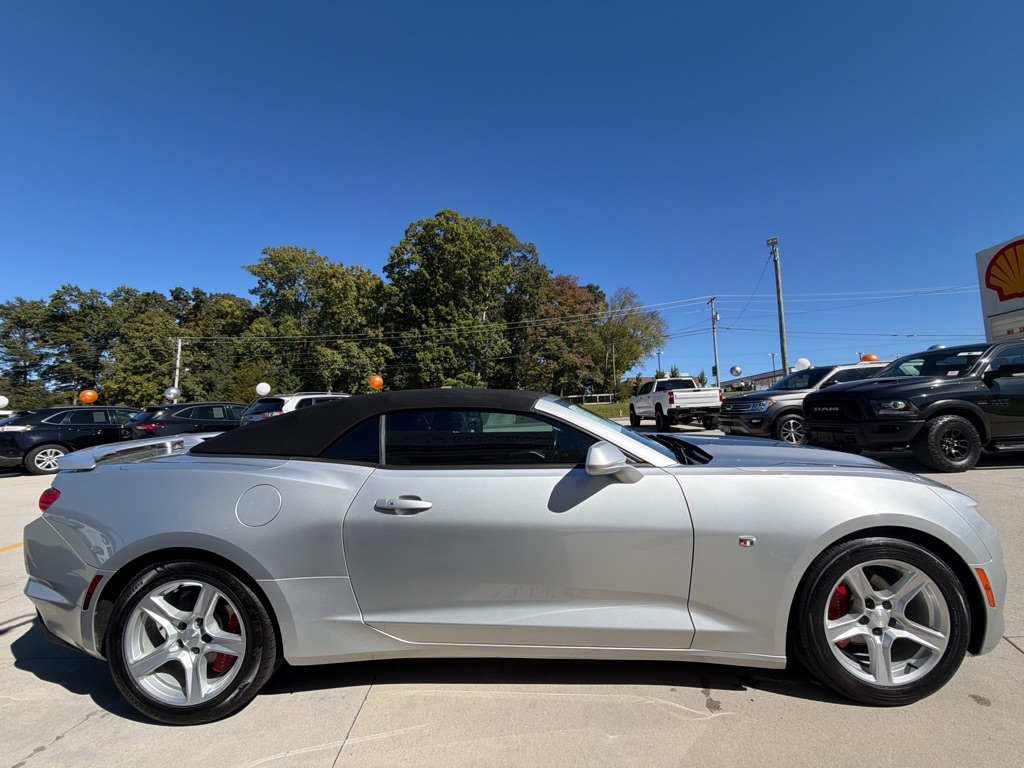 Photo 6 of this CHEVROLET CAMARO